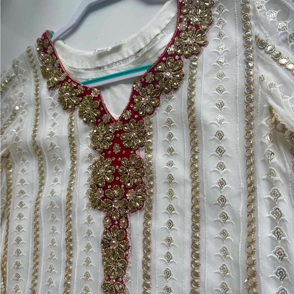 Pakistani Designer Dress - Picture 3 of 7